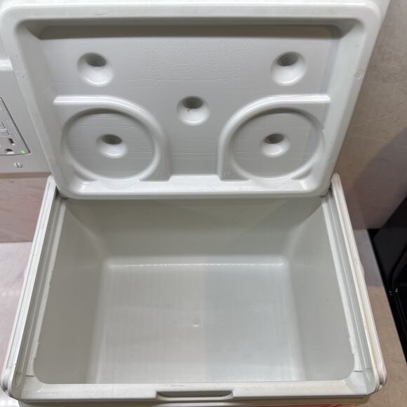 VTG Small Coleman Flip Lid Pink Bubbalicious Mini Cooler 5205 5QT Lunch Box - Picture 4 of 9